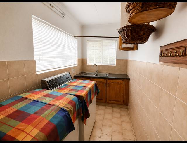 3 BEDROOM HOUSE FOR SALE IN VANDERBIJLPARK SE 4